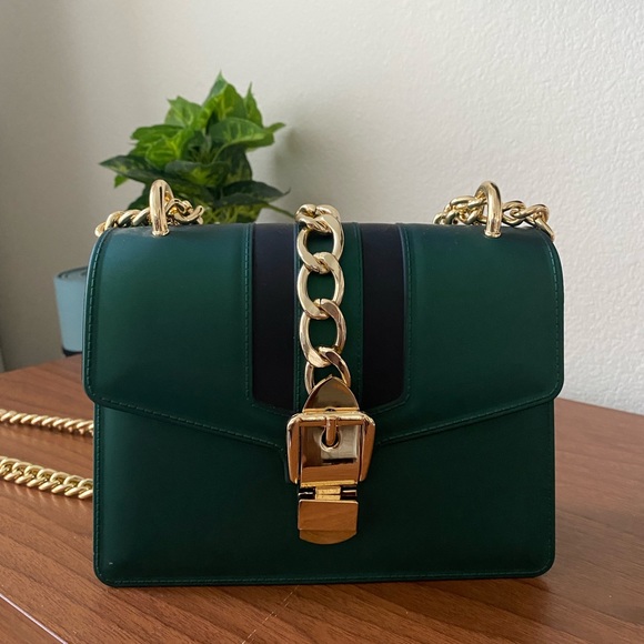 Gold & Green Purse - Picture 3 of 10